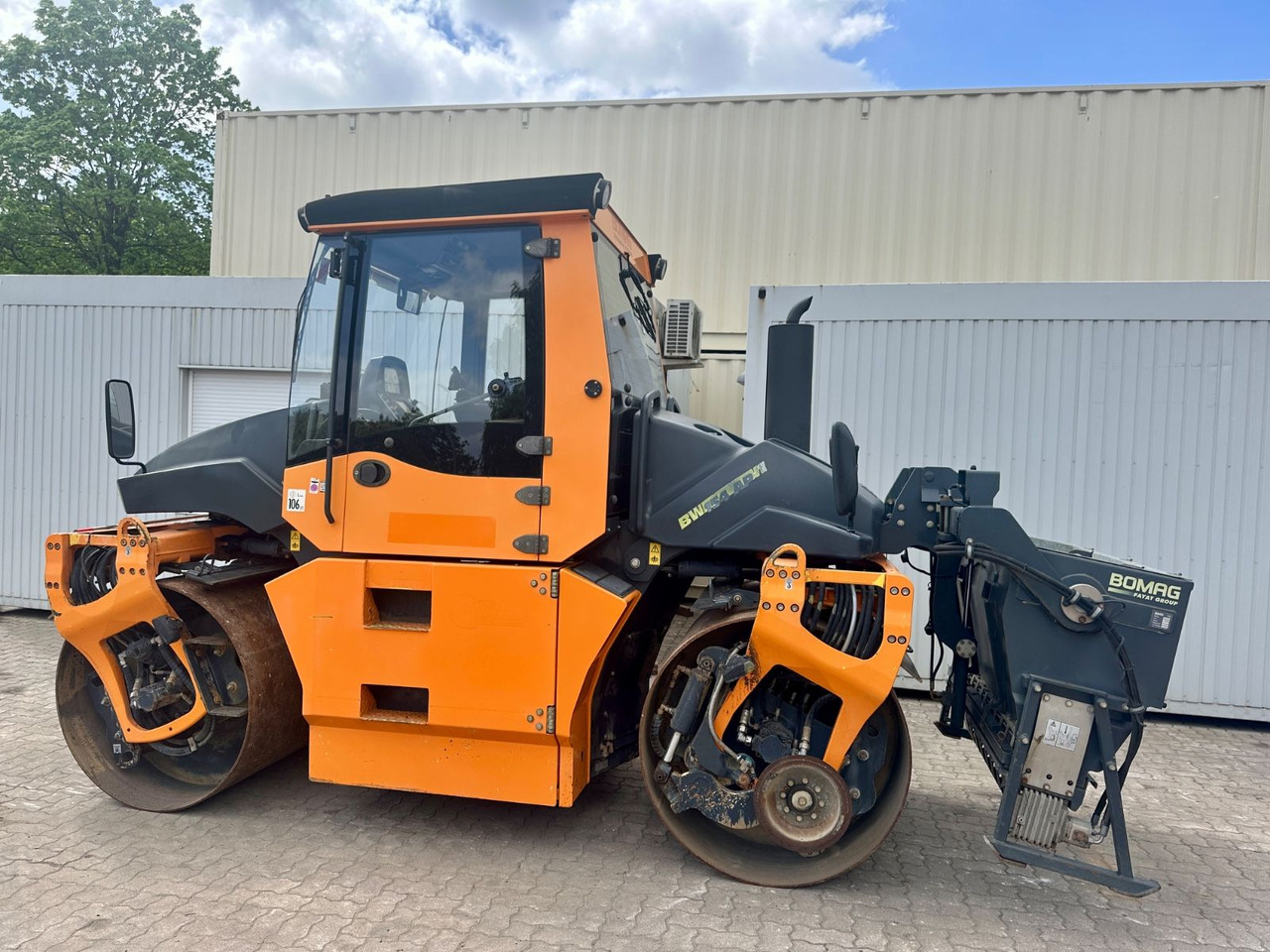 BOMAG 154AP-AM / Streuer / Deutsche Maschine - Compactador de asfalto: foto 3 BOMAG 154AP-AM / Streuer / Deutsche Maschine - Compactador de asfalto: foto 3