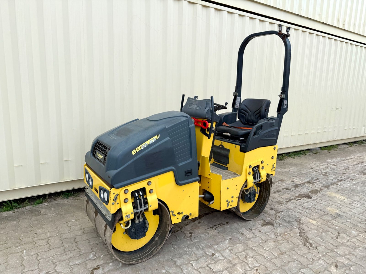 BOMAG BW80AD-5 / 2018 BJ / 1.005 H / 1.550 KG - Compactador de asfalto: foto 1 BOMAG BW80AD-5 / 2018 BJ / 1.005 H / 1.550 KG - Compactador de asfalto: foto 1