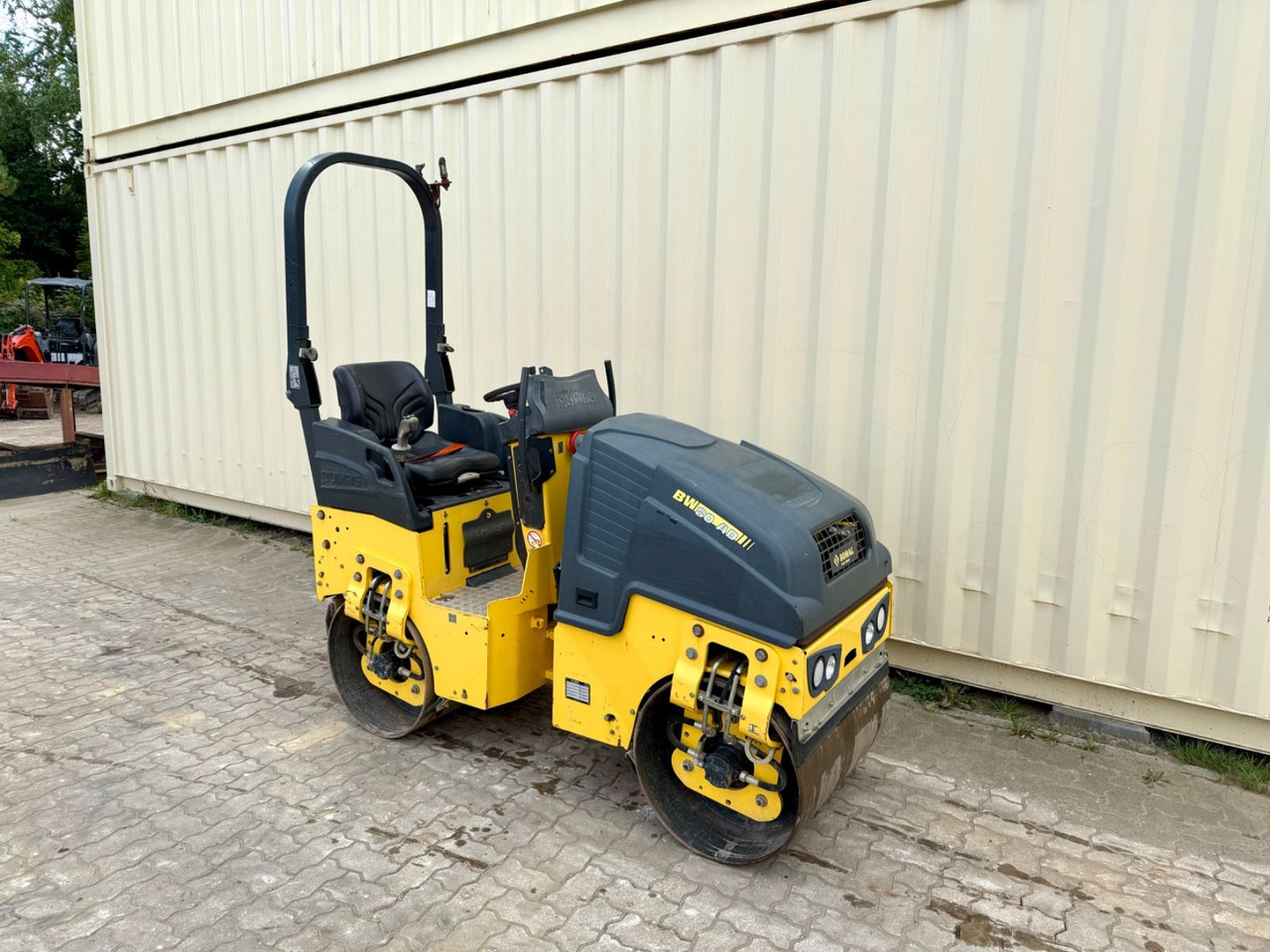 BOMAG BW80AD-5 / 2018 BJ / 1.005 H / 1.550 KG - Compactador de asfalto: foto 4 BOMAG BW80AD-5 / 2018 BJ / 1.005 H / 1.550 KG - Compactador de asfalto: foto 4