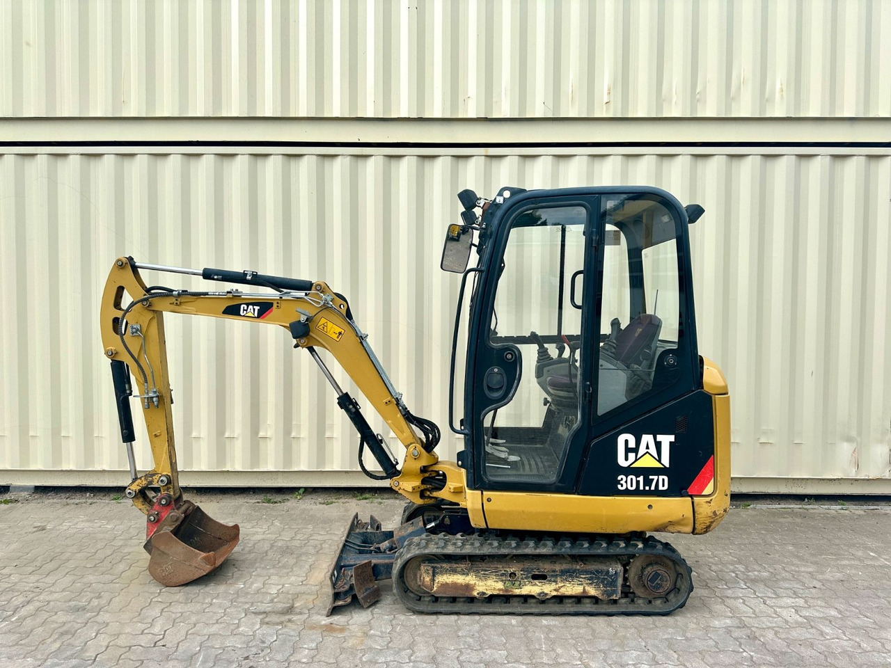 CAT 301.7D / 2014 Baujahr / 2.978 H - Mini escavadeira: foto 1 CAT 301.7D / 2014 Baujahr / 2.978 H - Mini escavadeira: foto 1