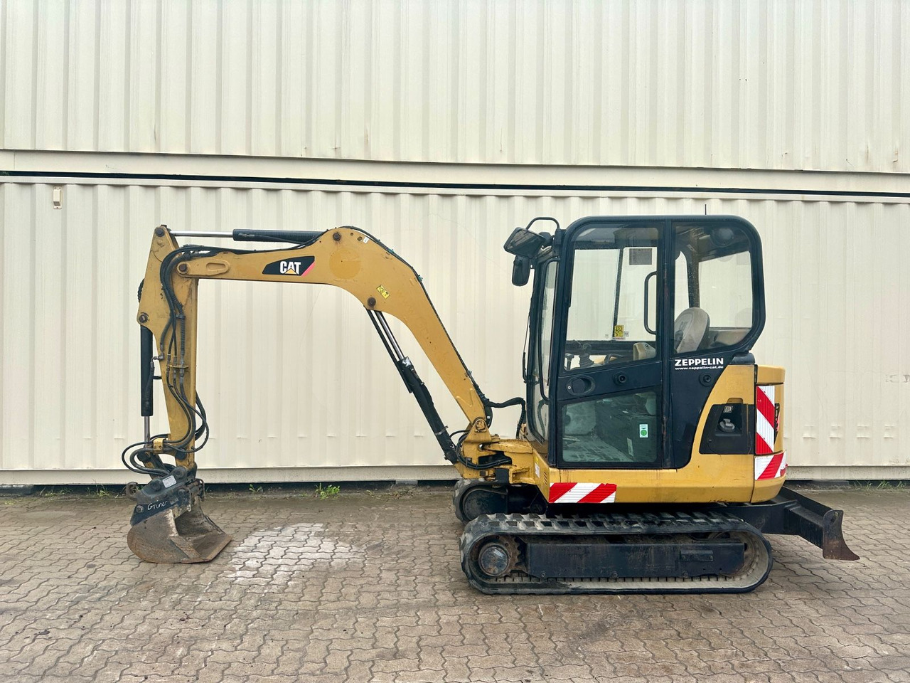 CAT 302.5C / OilQuick OQ40 / Deutsche Maschine - Mini escavadeira: foto 1 CAT 302.5C / OilQuick OQ40 / Deutsche Maschine - Mini escavadeira: foto 1
