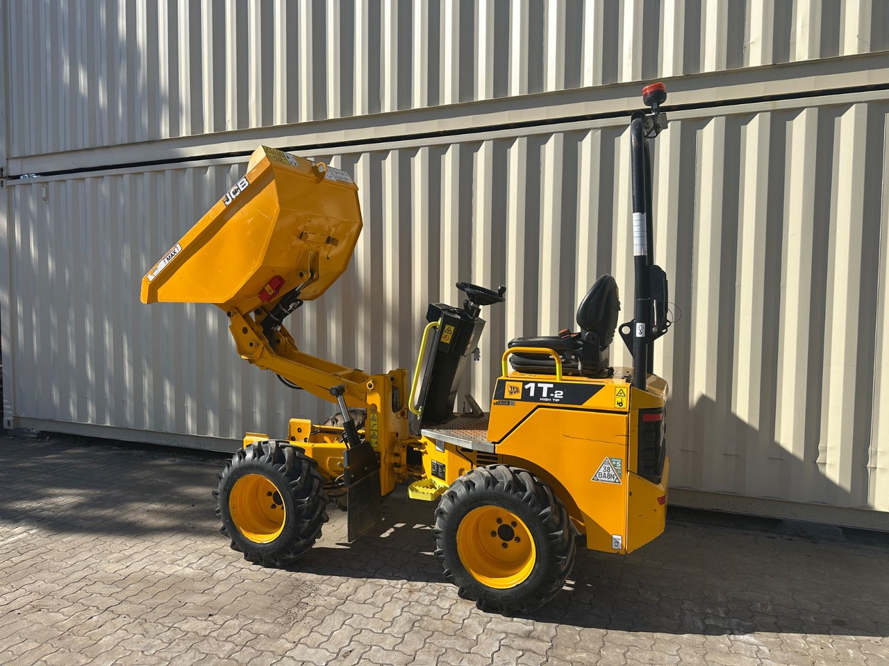 JCB 1T-2 High Tip Dumper, 440 Bh, 1.000 KG - Tombador: foto 3 JCB 1T-2 High Tip Dumper, 440 Bh, 1.000 KG - Tombador: foto 3