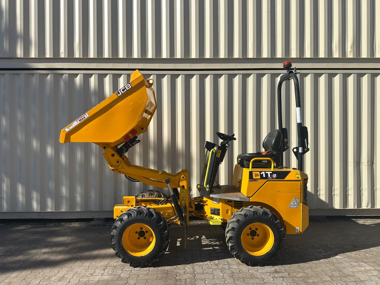 JCB 1T-2 High Tip Dumper, 440 Bh, 1.000 KG - Tombador: foto 1 JCB 1T-2 High Tip Dumper, 440 Bh, 1.000 KG - Tombador: foto 1