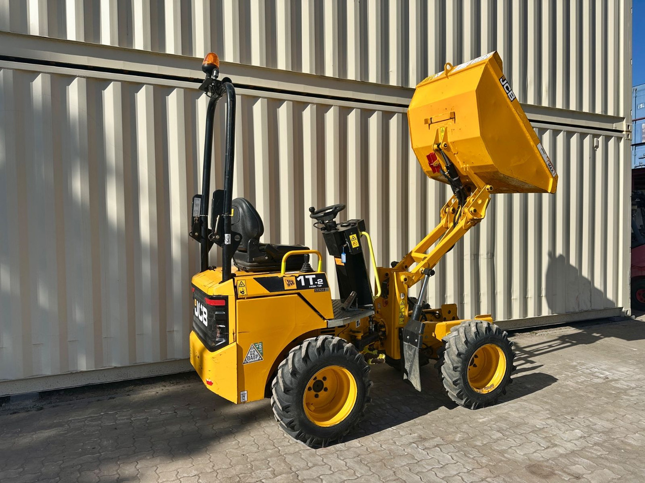 JCB 1T-2 High Tip Dumper, 674 Bh, 1.000 KG - Tombador: foto 4 JCB 1T-2 High Tip Dumper, 674 Bh, 1.000 KG - Tombador: foto 4