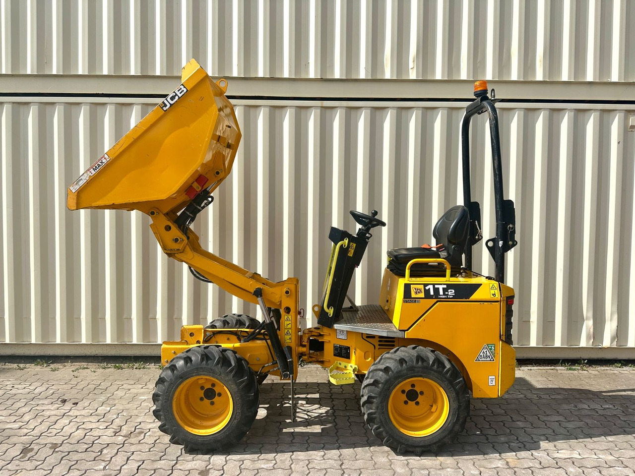 JCB 1T-2 High Tip Dumper, 811 Bh, 1.000 KG - Tombador: foto 1 JCB 1T-2 High Tip Dumper, 811 Bh, 1.000 KG - Tombador: foto 1
