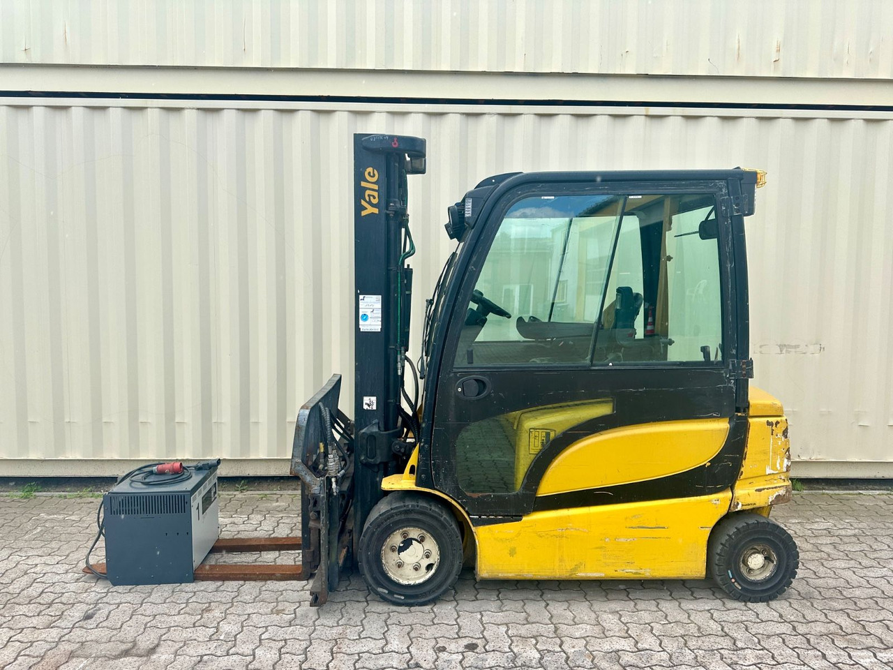 Yale ERP30VL / Seitenschieber + Zinkenverstellung - Empilhadeira elétrica: foto 2 Yale ERP30VL / Seitenschieber + Zinkenverstellung - Empilhadeira elétrica: foto 2