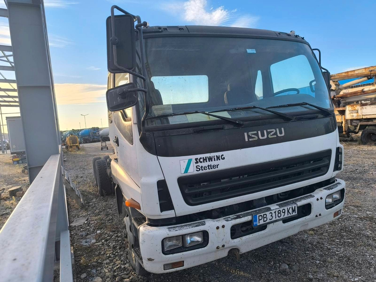 Isuzu 2.8 CXZ 81 - Camião chassi: foto 1 Isuzu 2.8 CXZ 81 - Camião chassi: foto 1