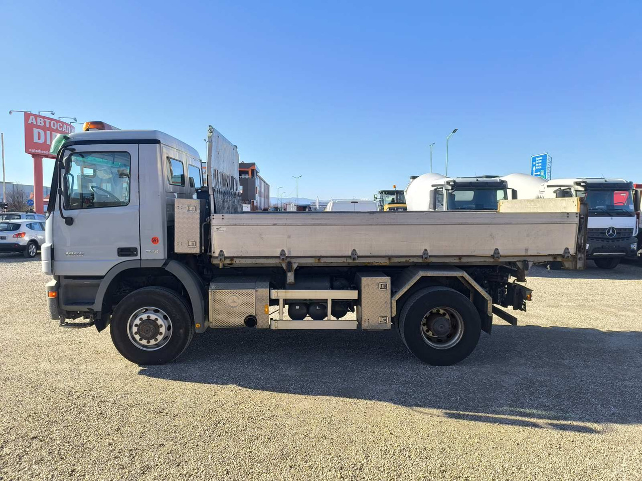 MERCEDES-BENZ Actros 1855 4X4 - Camião basculante: foto 4 MERCEDES-BENZ Actros 1855 4X4 - Camião basculante: foto 4