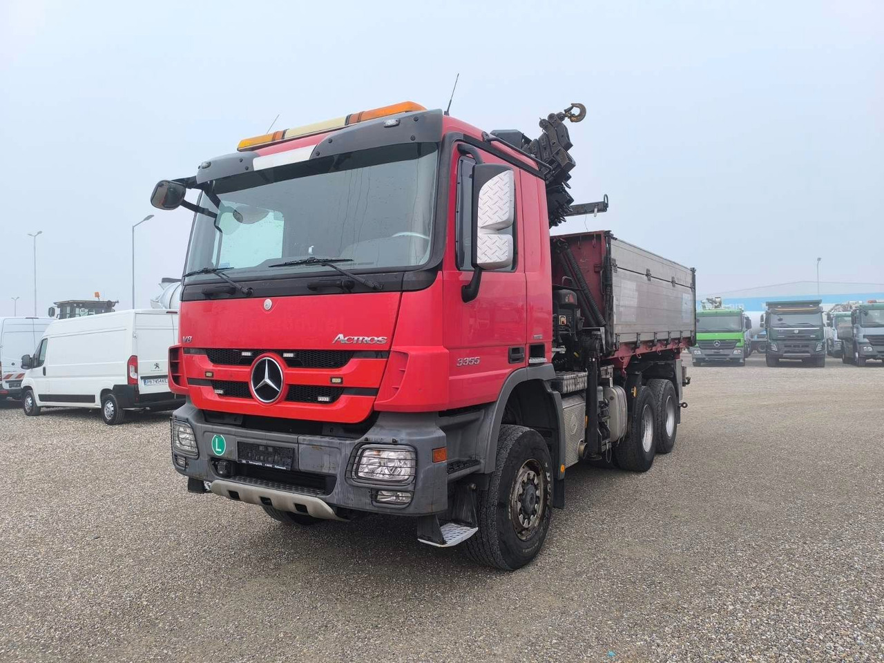 Mercedes-Benz ACTROS 3355 V8 6X6 HIAB 211 EP-5 HIPRO - Camião basculante, Camião grua: foto 3 Mercedes-Benz ACTROS 3355 V8 6X6 HIAB 211 EP-5 HIPRO - Camião basculante, Camião grua: foto 3