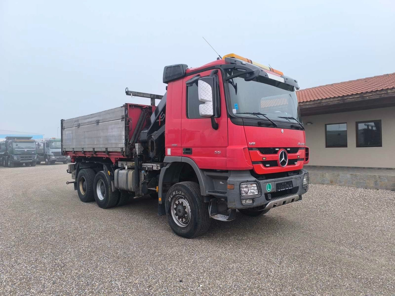 Mercedes-Benz ACTROS 3355 V8 6X6 HIAB 211 EP-5 HIPRO - Camião basculante, Camião grua: foto 1 Mercedes-Benz ACTROS 3355 V8 6X6 HIAB 211 EP-5 HIPRO - Camião basculante, Camião grua: foto 1