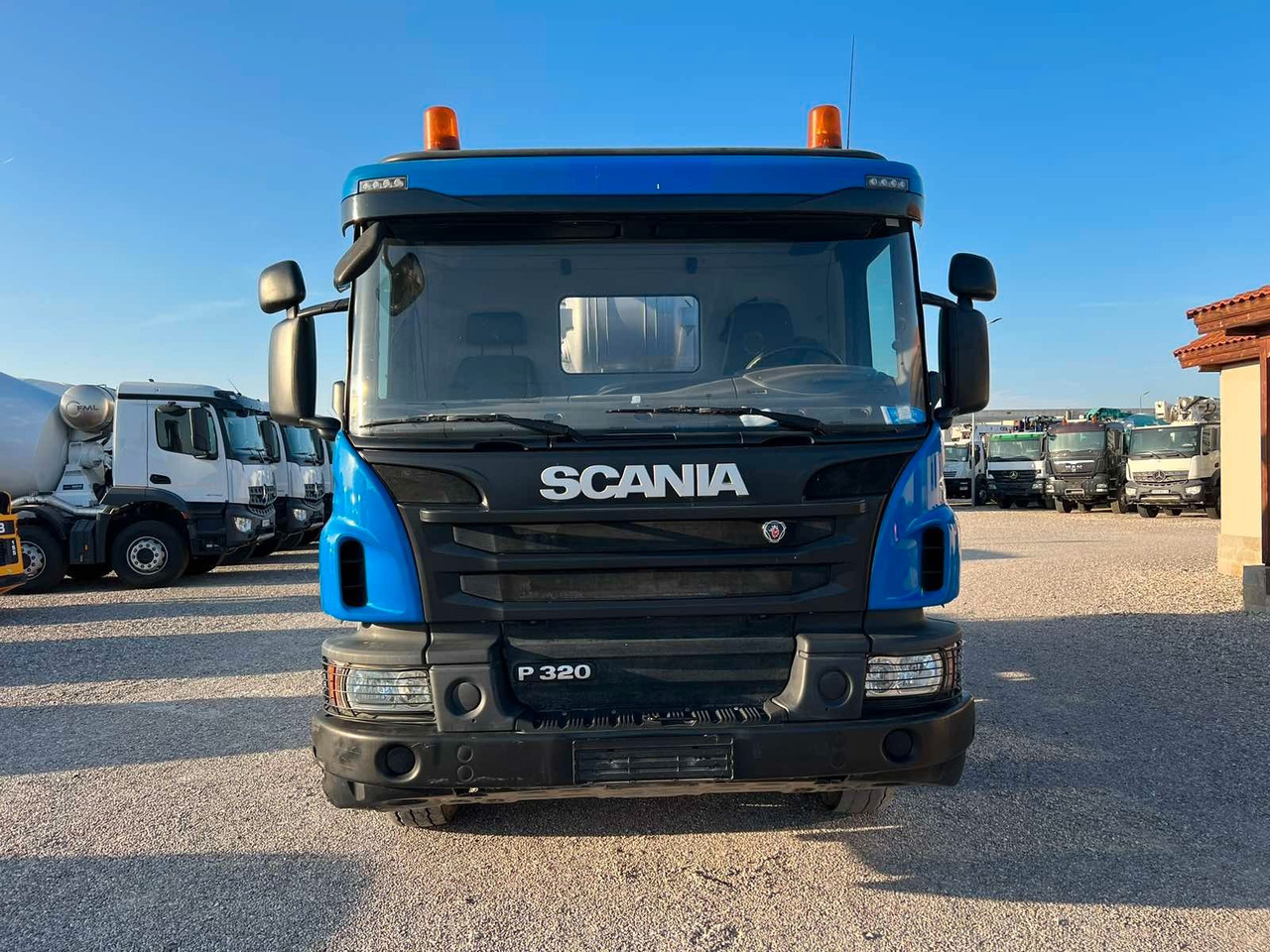 Scania P320 LIEBHERR 4M3 - Camião betoneira: foto 2 Scania P320 LIEBHERR 4M3 - Camião betoneira: foto 2