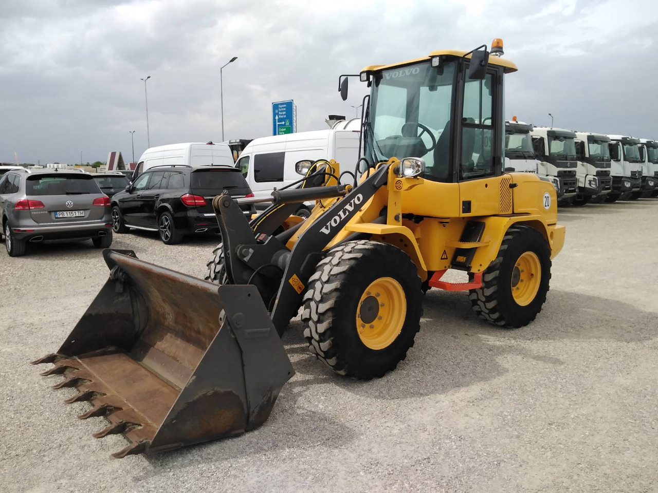 VOLVO L30G - Pá carregadora de rodas: foto 3 VOLVO L30G - Pá carregadora de rodas: foto 3