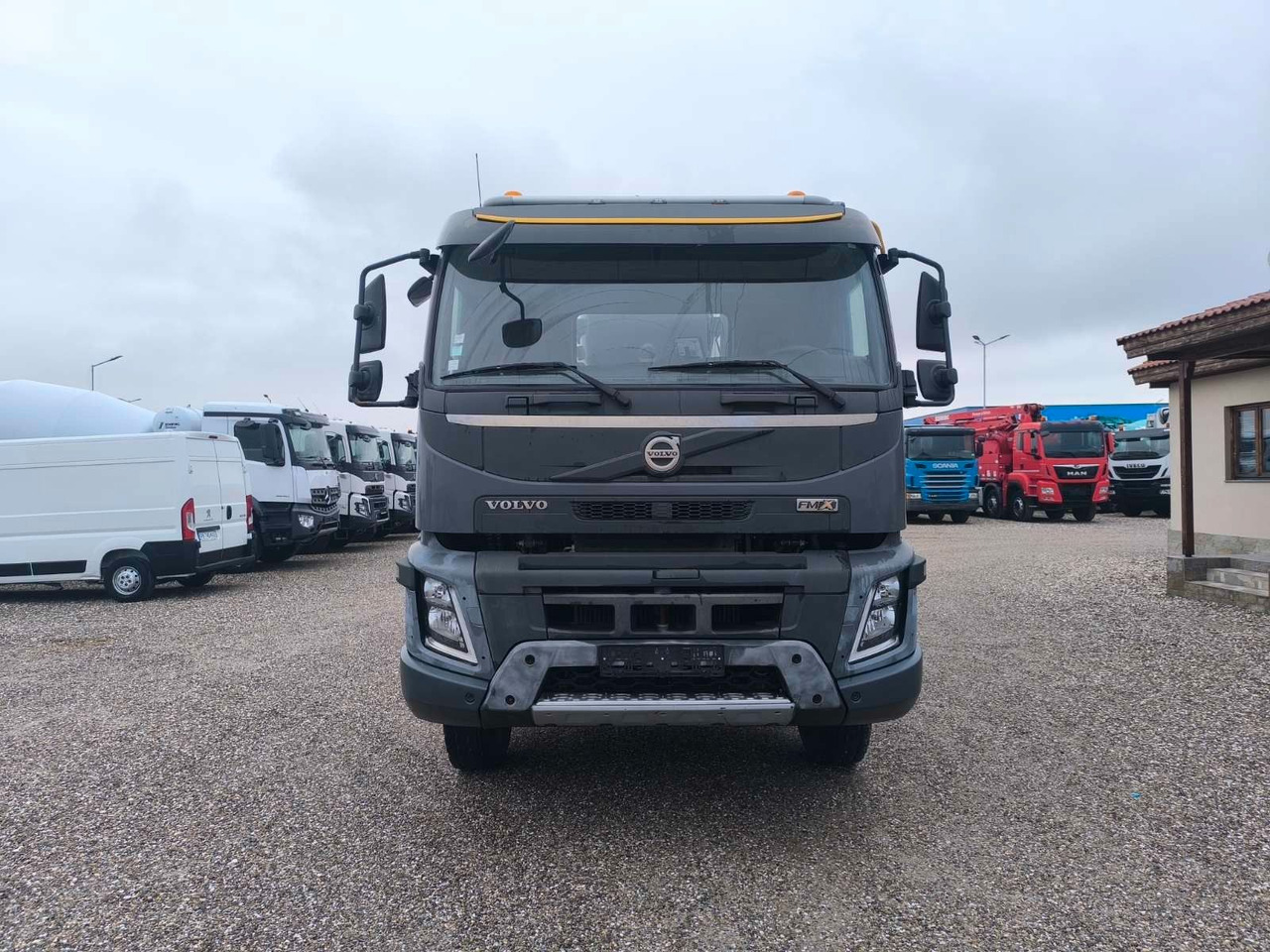 Volvo FMX 410 LIEBHERR 9M3 EURO6 - Camião betoneira: foto 2 Volvo FMX 410 LIEBHERR 9M3 EURO6 - Camião betoneira: foto 2