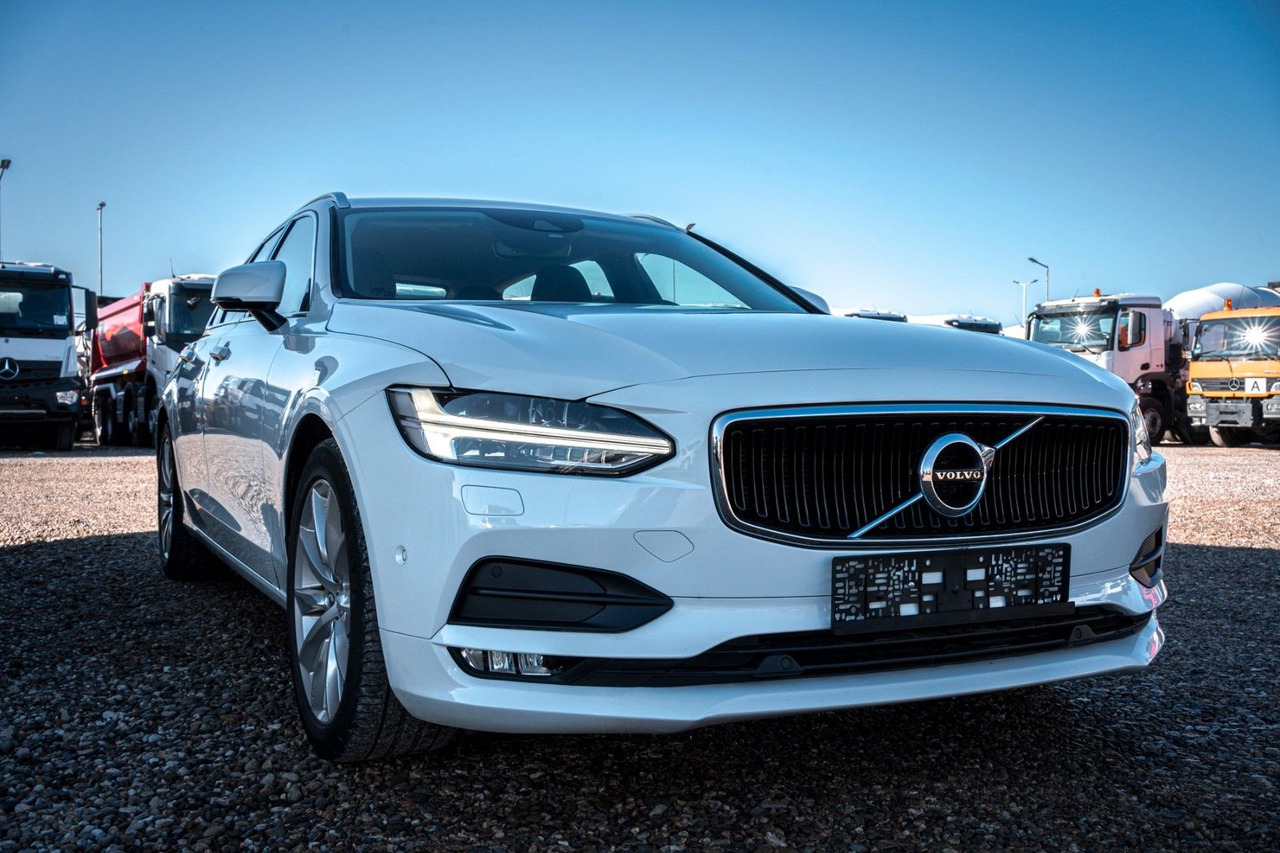 Volvo V90 D4 Momentum 2.0D - Automóvel: foto 4 Volvo V90 D4 Momentum 2.0D - Automóvel: foto 4