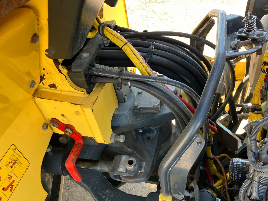 BOMAG DE BW 161 AD-5 Stage IIIb/Tier 4i - Compactador de asfalto: foto 5 BOMAG DE BW 161 AD-5 Stage IIIb/Tier 4i - Compactador de asfalto: foto 5