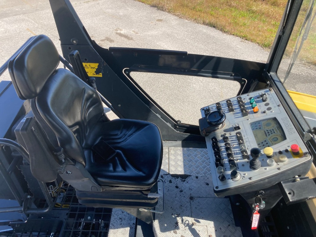Leasing de BOMAG IT BF 700 C-2 S500  Stage IV/Tier 4f BOMAG IT BF 700 C-2 S500  Stage IV/Tier 4f: foto 18 Leasing de BOMAG IT BF 700 C-2 S500  Stage IV/Tier 4f BOMAG IT BF 700 C-2 S500  Stage IV/Tier 4f: foto 18