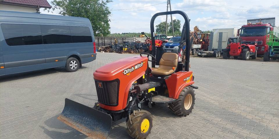 Koparka łańcuchowa Ditch Witch RT30 - Colocadora de tubagem: foto 2 Koparka łańcuchowa Ditch Witch RT30 - Colocadora de tubagem: foto 2