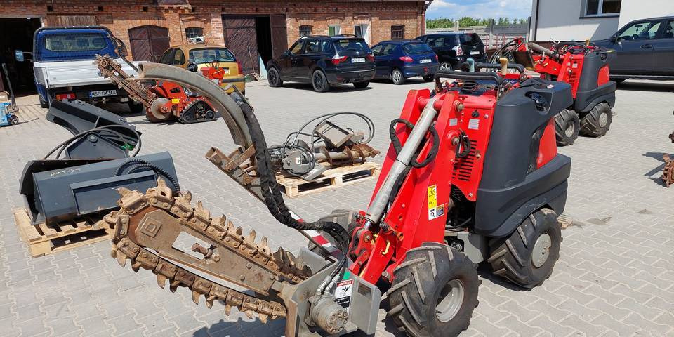 Koparka łańcuchowa miniładowarka Ditch Witch R300 wiertnica - Colocadora de tubagem: foto 1 Koparka łańcuchowa miniładowarka Ditch Witch R300 wiertnica - Colocadora de tubagem: foto 1