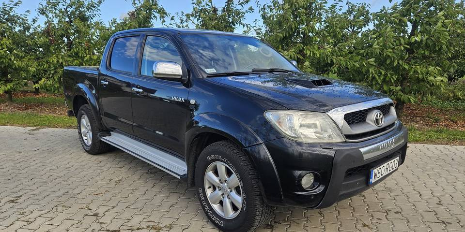 Toyota Hilux 3.0 SR5 automat 4x4 - Automóvel: foto 3 Toyota Hilux 3.0 SR5 automat 4x4 - Automóvel: foto 3