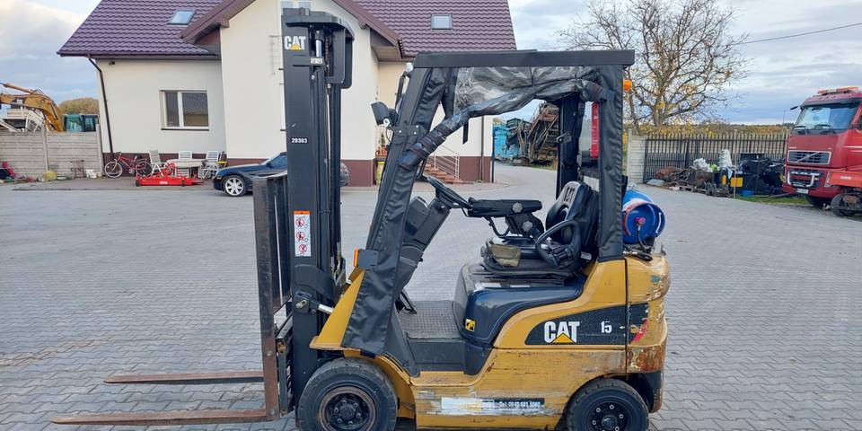 Wózek widłowy Caterpillar GP15N 1,5t pozycjoner, przesuw CAT - Empilhadeira a gás: foto 1 Wózek widłowy Caterpillar GP15N 1,5t pozycjoner, przesuw CAT - Empilhadeira a gás: foto 1