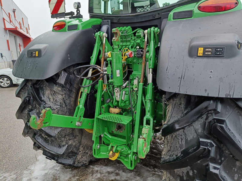 Trator John Deere 6215R: foto 9