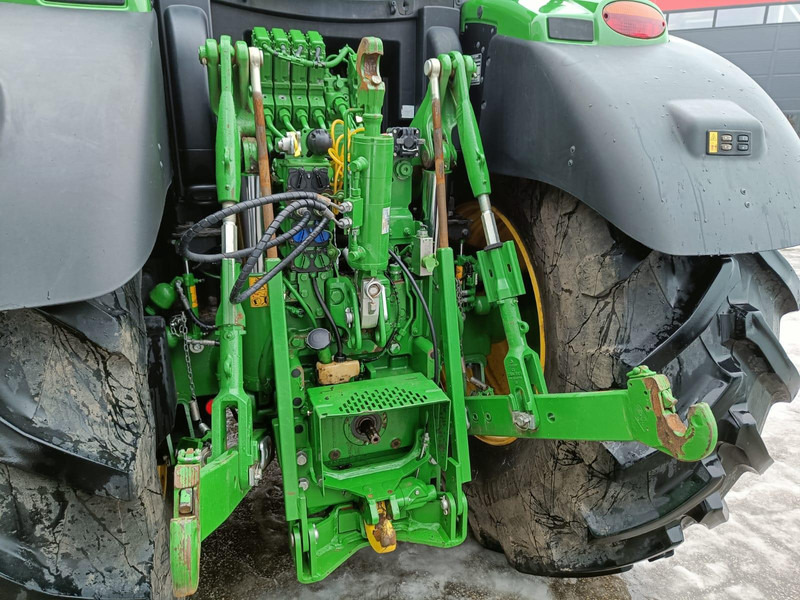 Trator John Deere 6215R: foto 10