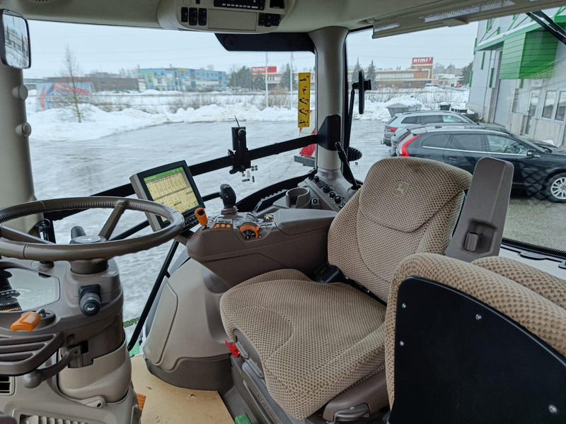 Trator John Deere 6215R: foto 11