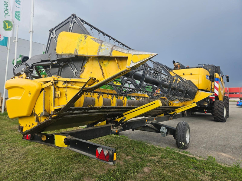 Ceifeira debulhadora New Holland CX 8.80: foto 11