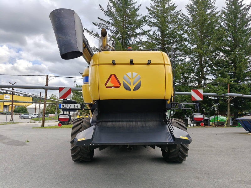 New Holland CX 8.90 - Ceifeira debulhadora: foto 4 New Holland CX 8.90 - Ceifeira debulhadora: foto 4