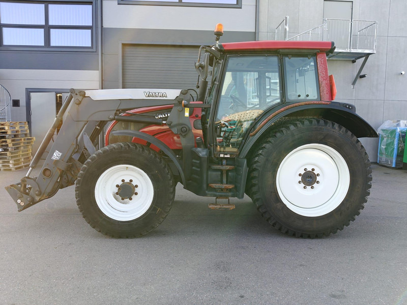 Valtra N101 - Trator: foto 2 Valtra N101 - Trator: foto 2