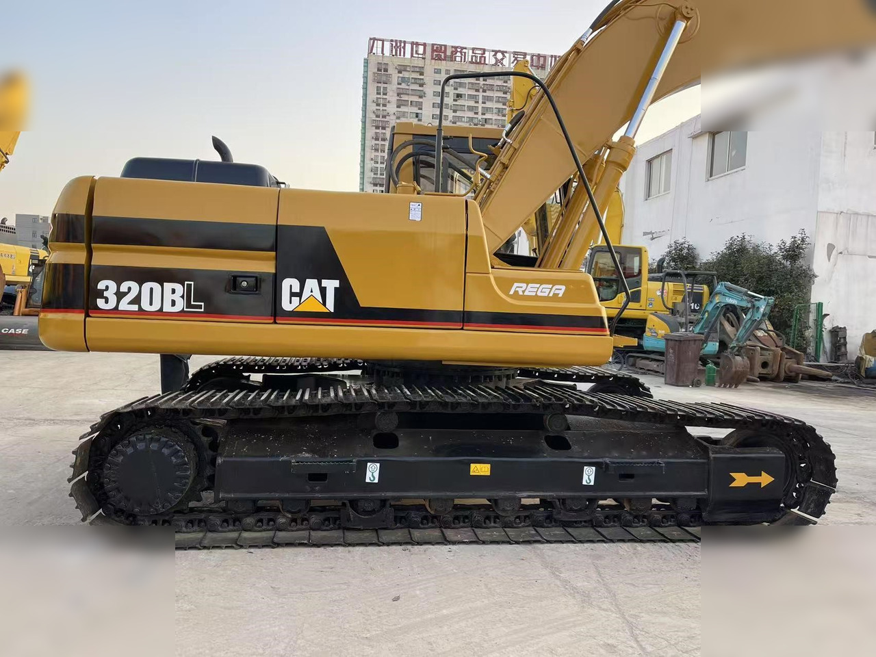 CATERPILLAR 320BL - Escavadora de rastos: foto 5 CATERPILLAR 320BL - Escavadora de rastos: foto 5