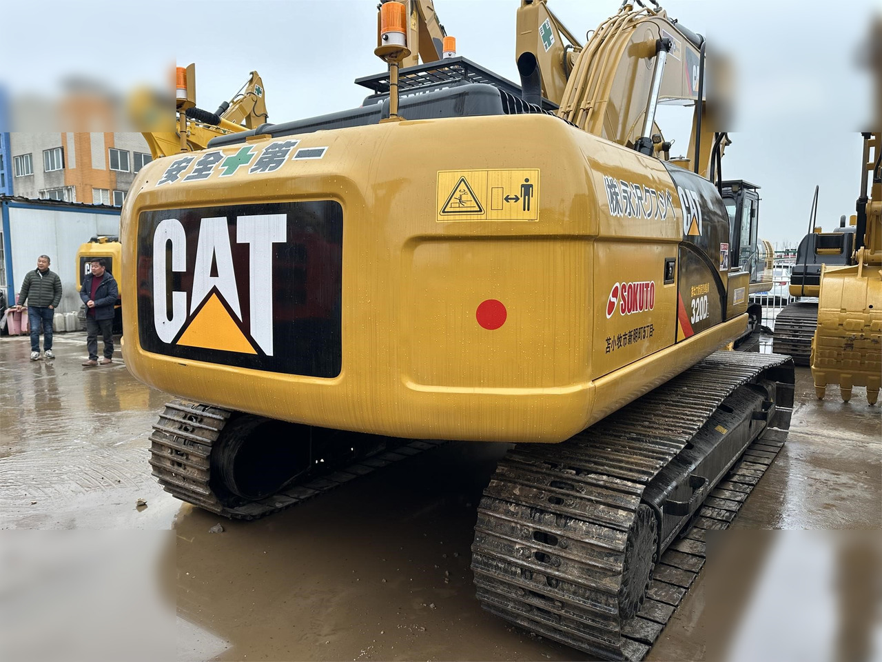 CATERPILLAR 320DL - Escavadora de rastos: foto 4 CATERPILLAR 320DL - Escavadora de rastos: foto 4