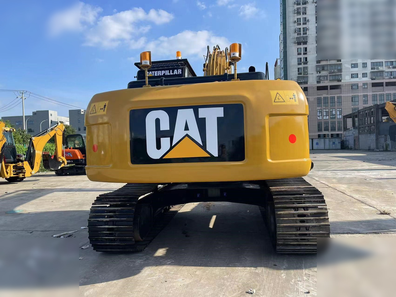 CATERPILLAR 320DL - Escavadora de rastos: foto 2 CATERPILLAR 320DL - Escavadora de rastos: foto 2