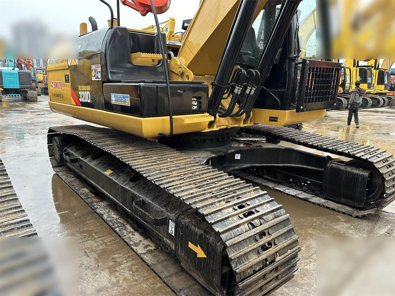 CATERPILLAR 320DL - Escavadora de rastos: foto 2 CATERPILLAR 320DL - Escavadora de rastos: foto 2