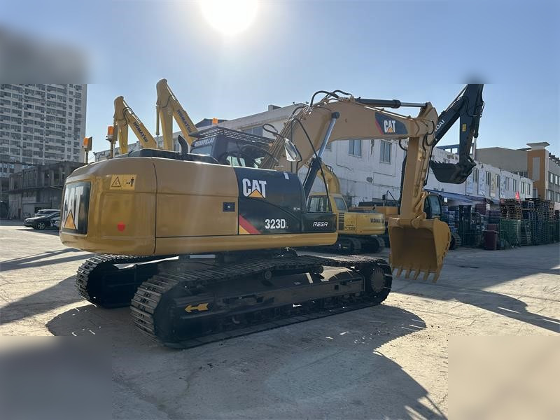 CATERPILLAR 323D - Escavadora de rastos: foto 4 CATERPILLAR 323D - Escavadora de rastos: foto 4
