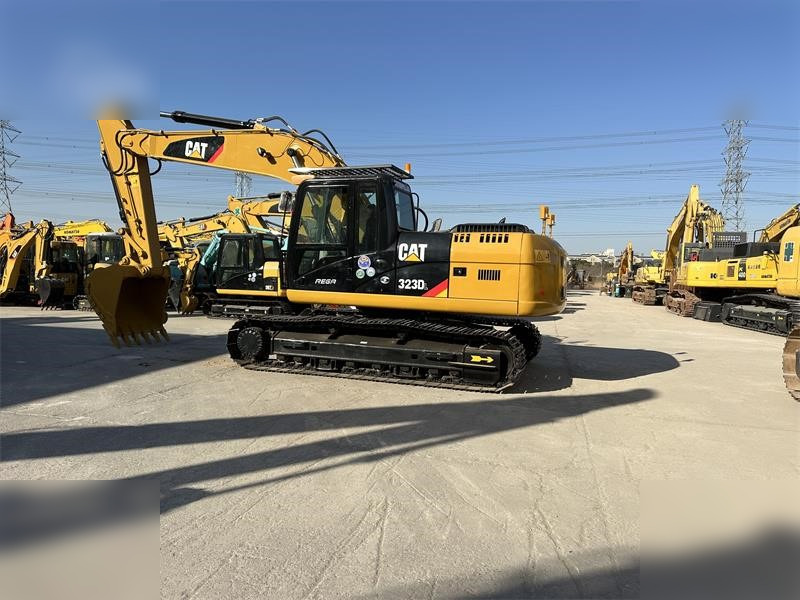 CATERPILLAR 323D - Escavadora de rastos: foto 1 CATERPILLAR 323D - Escavadora de rastos: foto 1