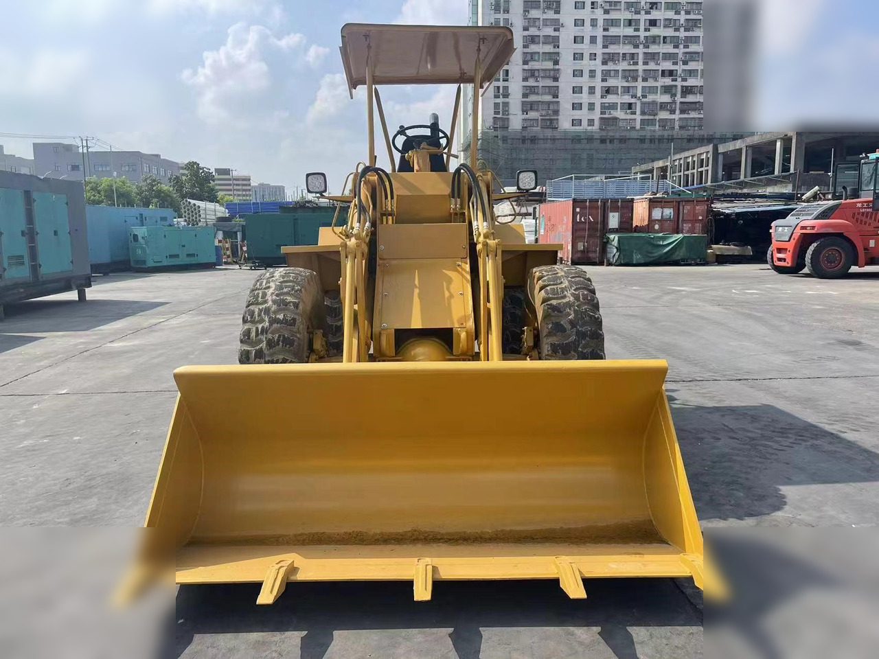 Leasing de CATERPILLAR 910 CATERPILLAR 910: foto 8