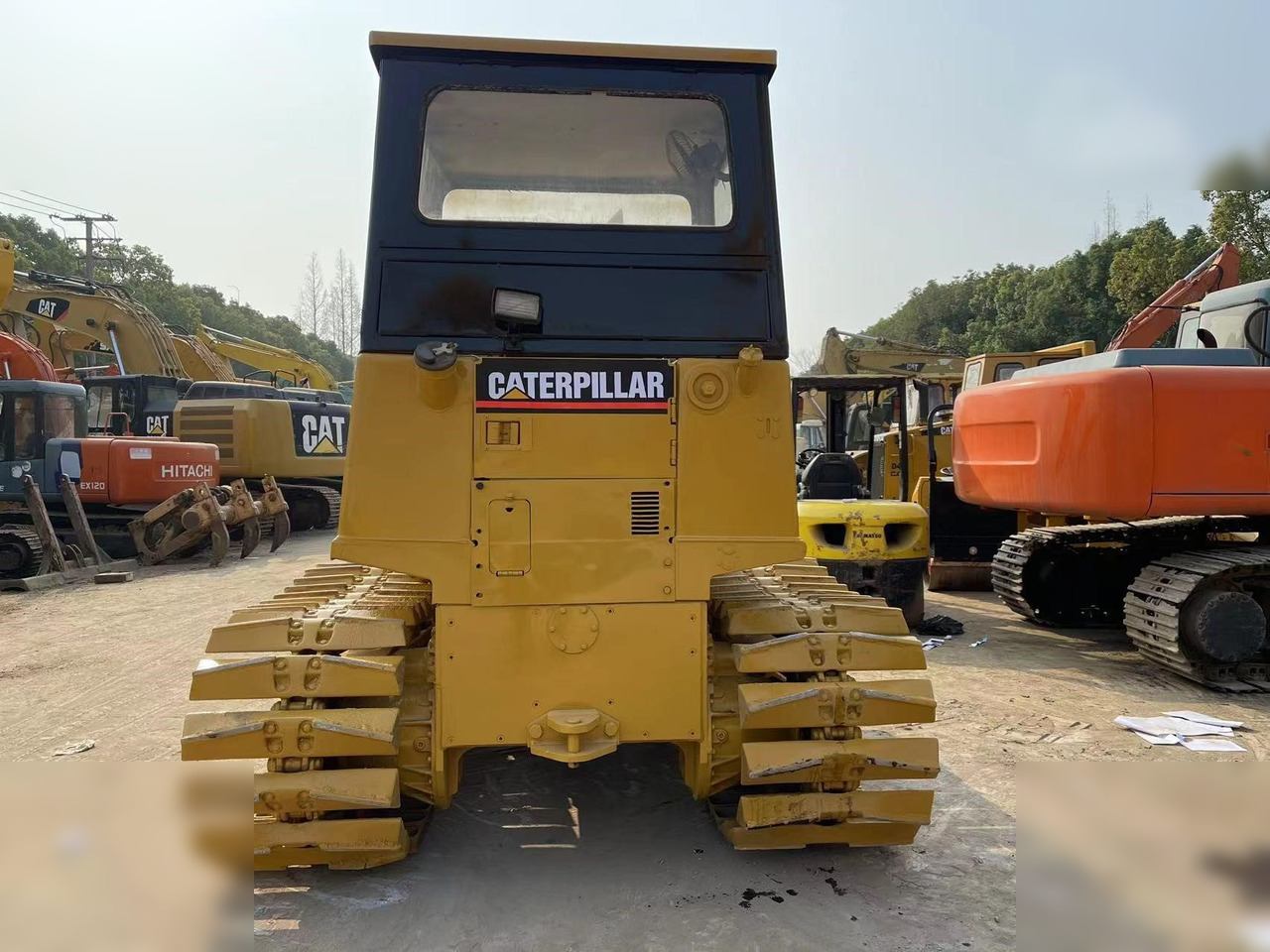 CATERPILLAR D4C - Buldôzer: foto 4 CATERPILLAR D4C - Buldôzer: foto 4