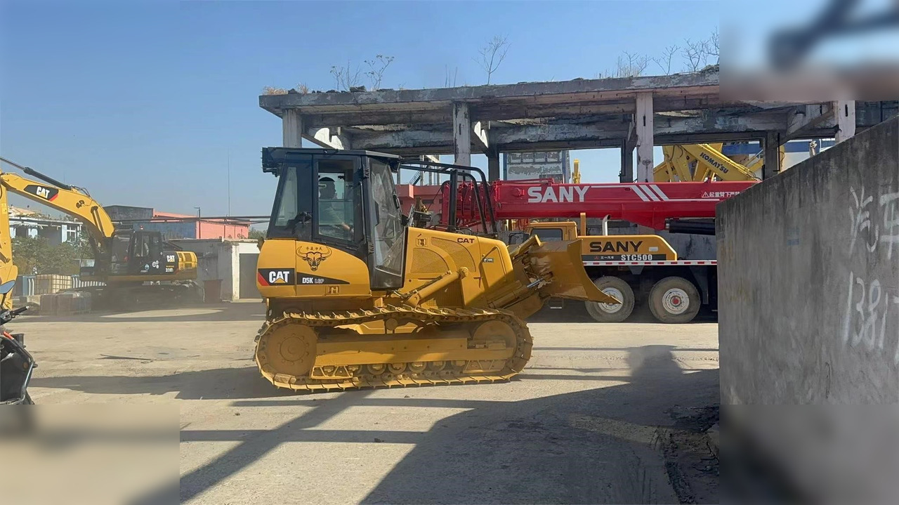 CATERPILLAR D5K LGP - Buldôzer: foto 1 CATERPILLAR D5K LGP - Buldôzer: foto 1