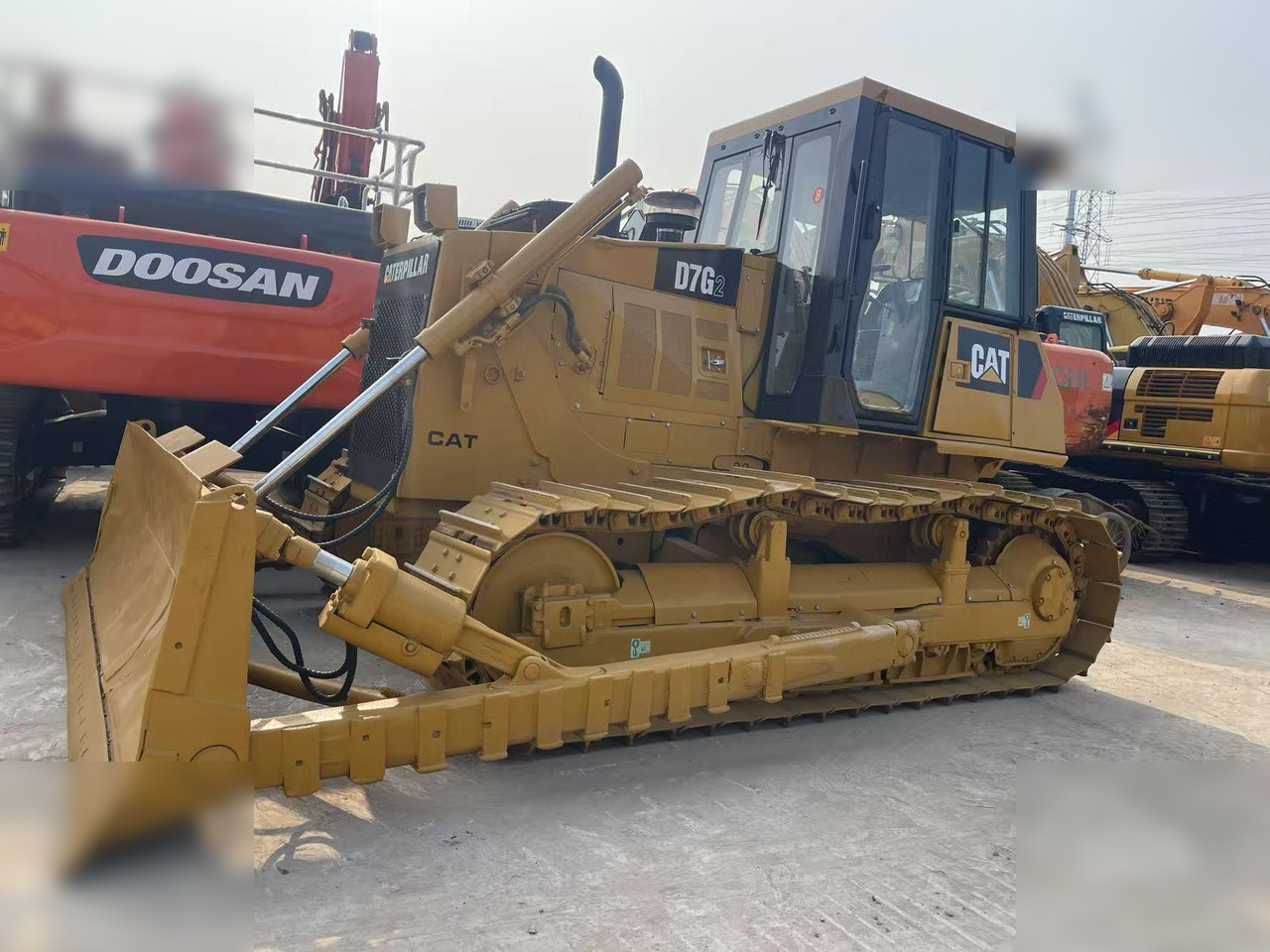 CATERPILLAR D7G - Buldôzer: foto 1 CATERPILLAR D7G - Buldôzer: foto 1