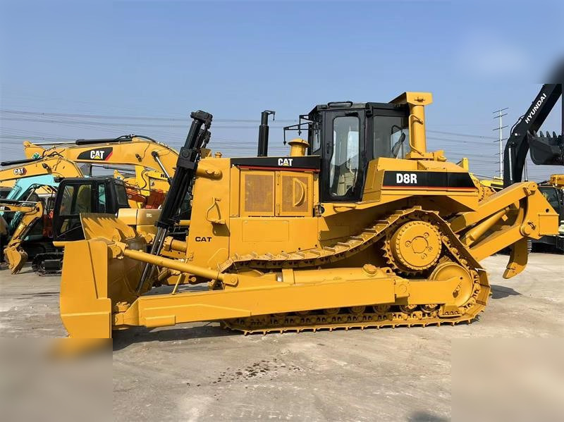 CATERPILLAR D8R - Buldôzer: foto 1 CATERPILLAR D8R - Buldôzer: foto 1