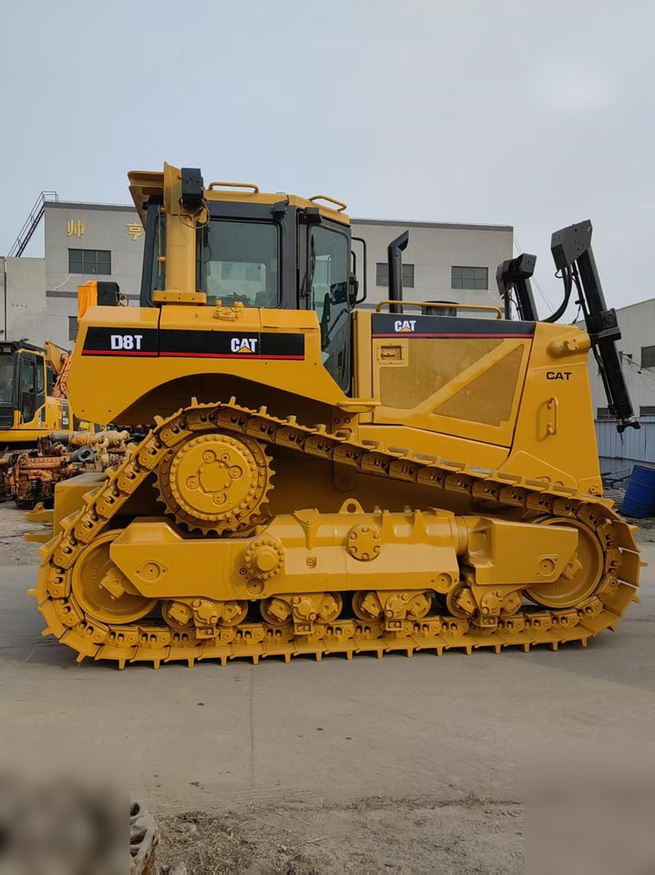 CATERPILLAR D8T - Buldôzer: foto 1 CATERPILLAR D8T - Buldôzer: foto 1
