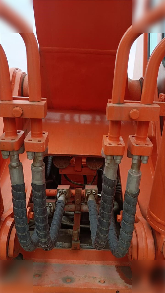 DOOSAN DH220 LC-7 - Escavadora de rastos: foto 5 DOOSAN DH220 LC-7 - Escavadora de rastos: foto 5