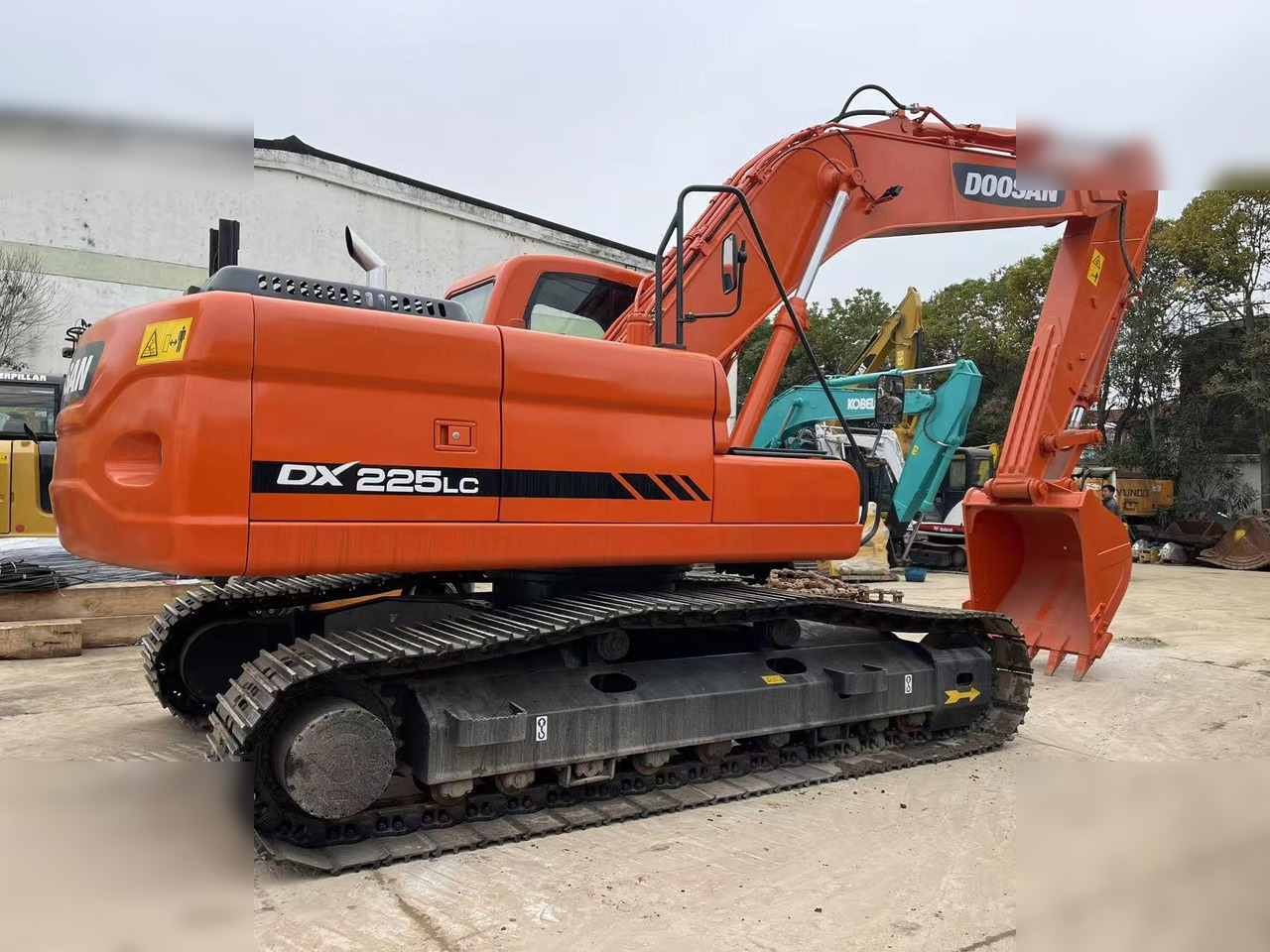 DOOSAN DX225 LC - Escavadora de rastos: foto 3 DOOSAN DX225 LC - Escavadora de rastos: foto 3