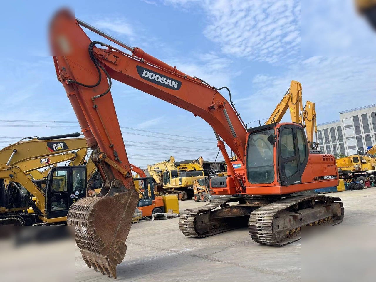 DOOSAN DX225 LCA - Escavadora de rastos: foto 1 DOOSAN DX225 LCA - Escavadora de rastos: foto 1