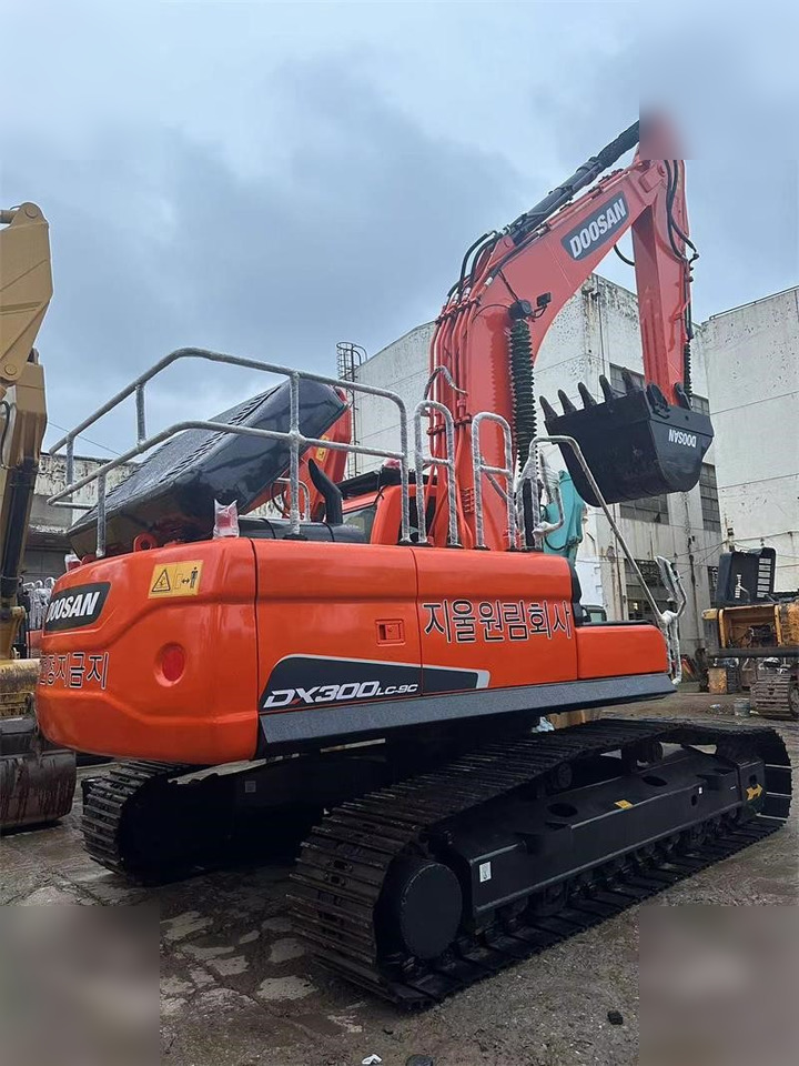 DOOSAN DX300 LC-9C - Escavadora de rastos: foto 1 DOOSAN DX300 LC-9C - Escavadora de rastos: foto 1