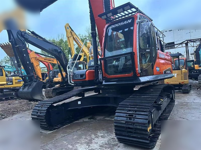 DOOSAN DX300 LC-9C - Escavadora de rastos: foto 4 DOOSAN DX300 LC-9C - Escavadora de rastos: foto 4