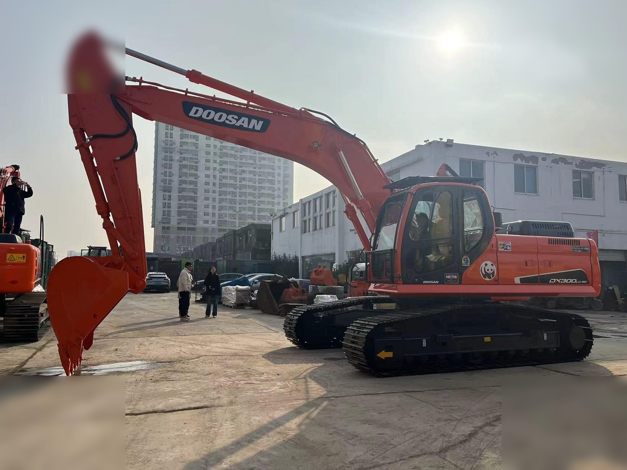 DOOSAN DX300 LC-9C - Escavadora de rastos: foto 2 DOOSAN DX300 LC-9C - Escavadora de rastos: foto 2