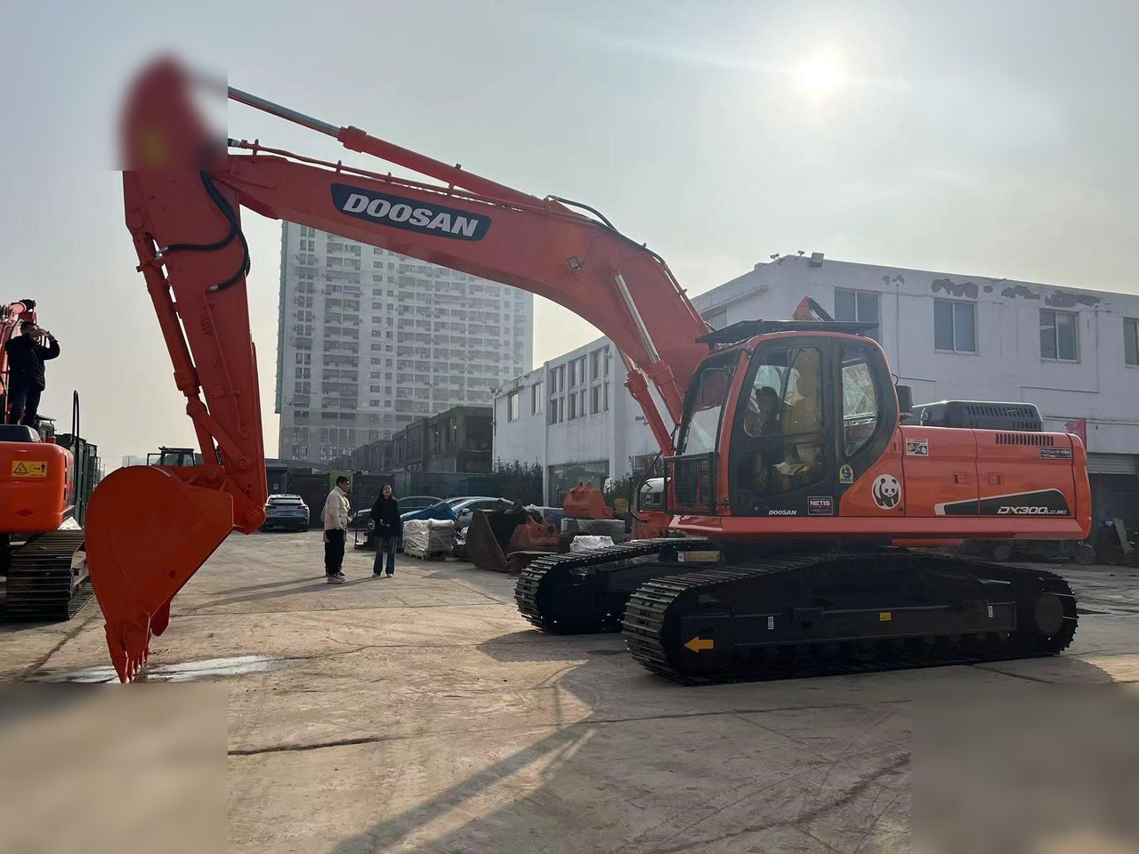 DOOSAN DX300 LC-9C - Escavadora de rastos: foto 1 DOOSAN DX300 LC-9C - Escavadora de rastos: foto 1