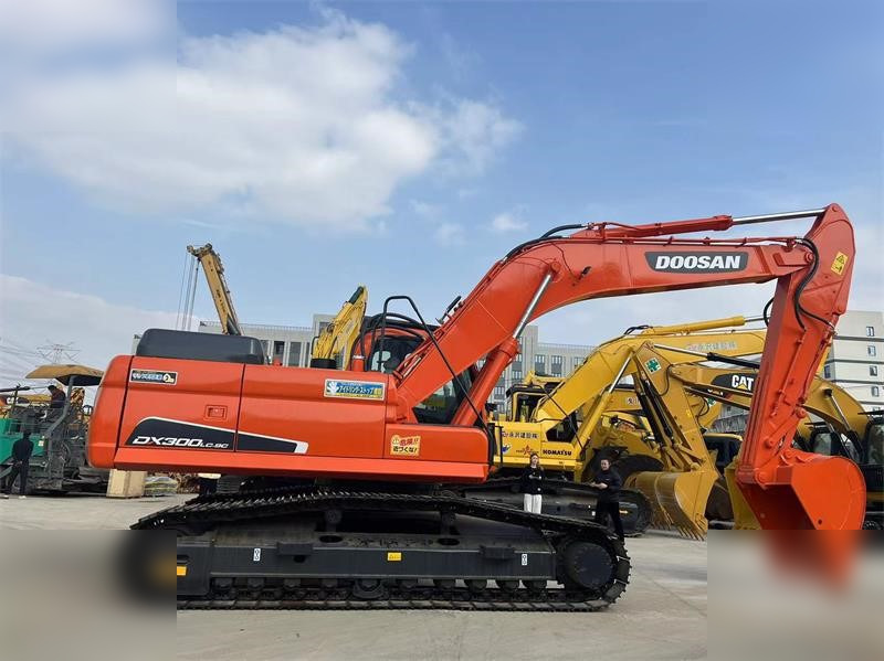 DOOSAN DX300 LC-9C - Escavadora de rastos: foto 3 DOOSAN DX300 LC-9C - Escavadora de rastos: foto 3